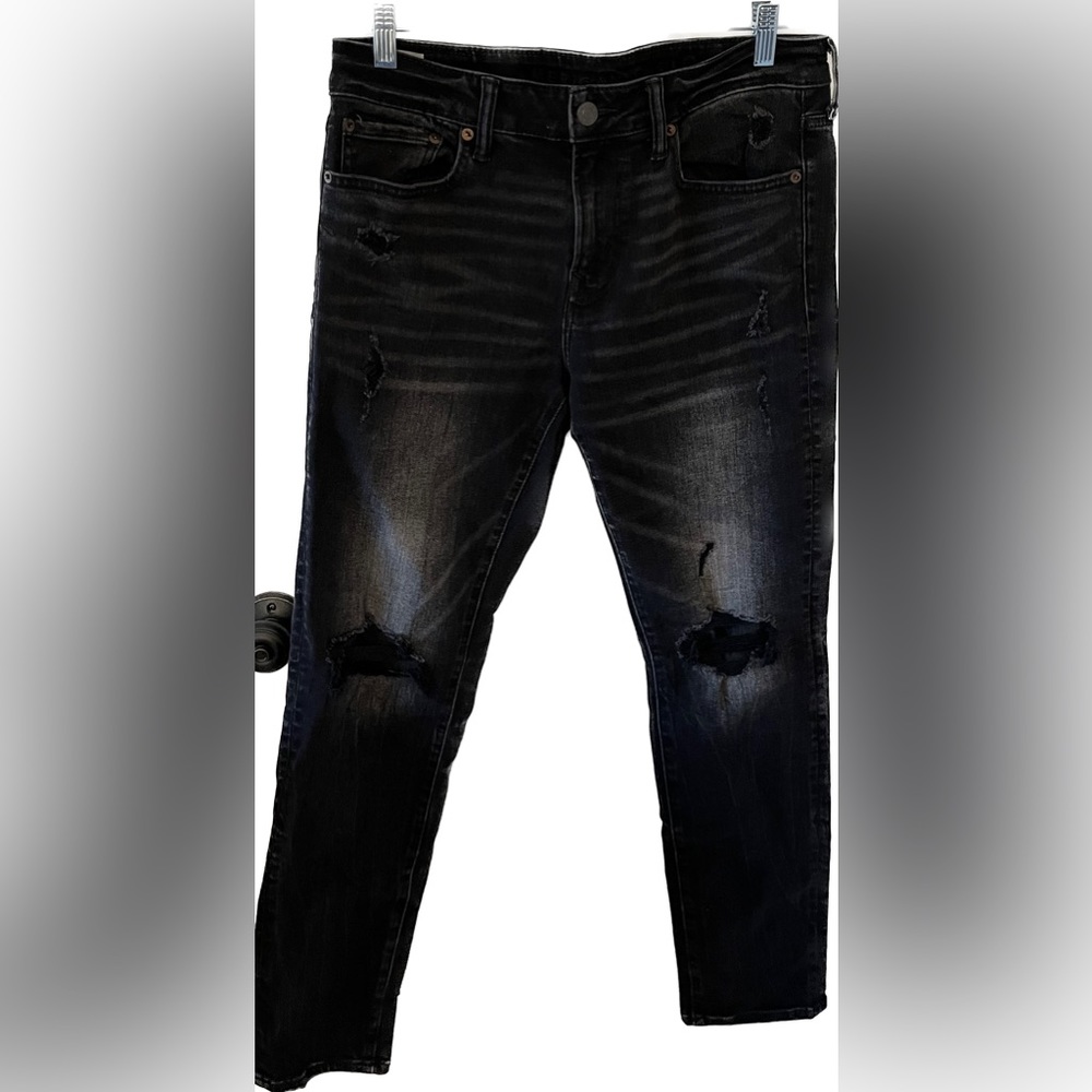American Eagle Black Jeans. Size 32x32. Color Black.